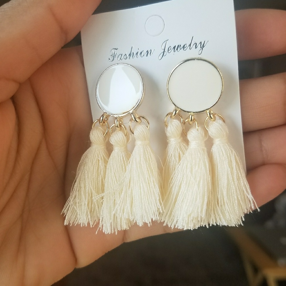 Off White tassel earring - Picture 3 of 4